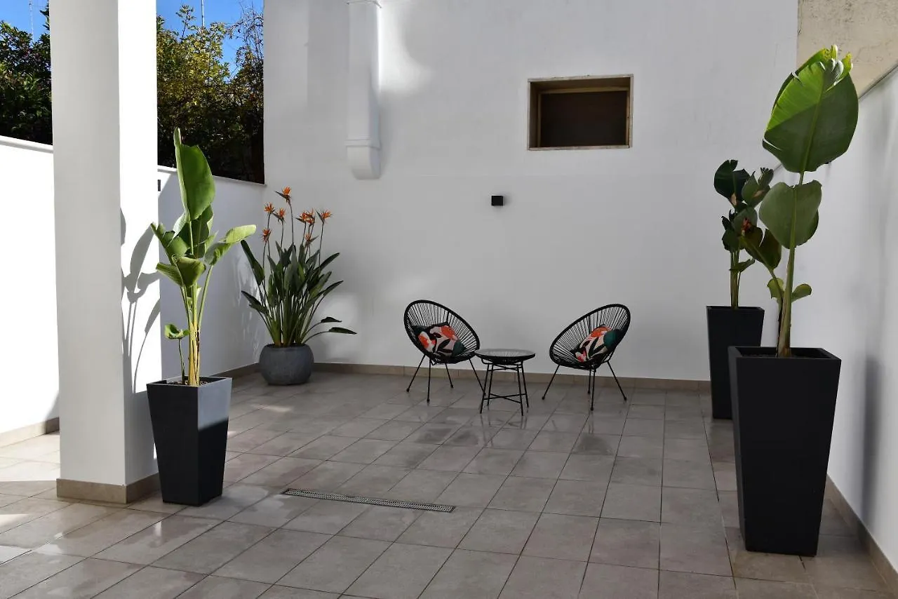 Gl Rooms And Apartments Bari 0*,